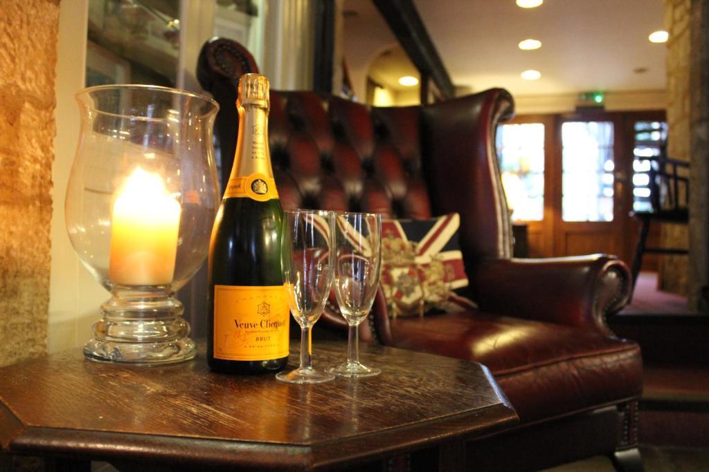 The Golden Pheasant Hotel Burford Exterior foto