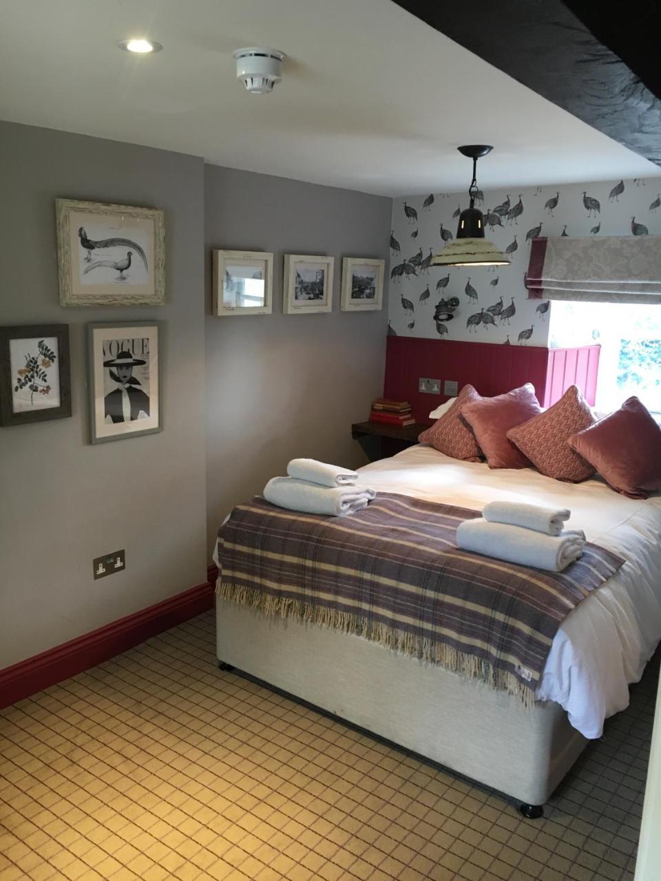 The Golden Pheasant Hotel Burford Exterior foto